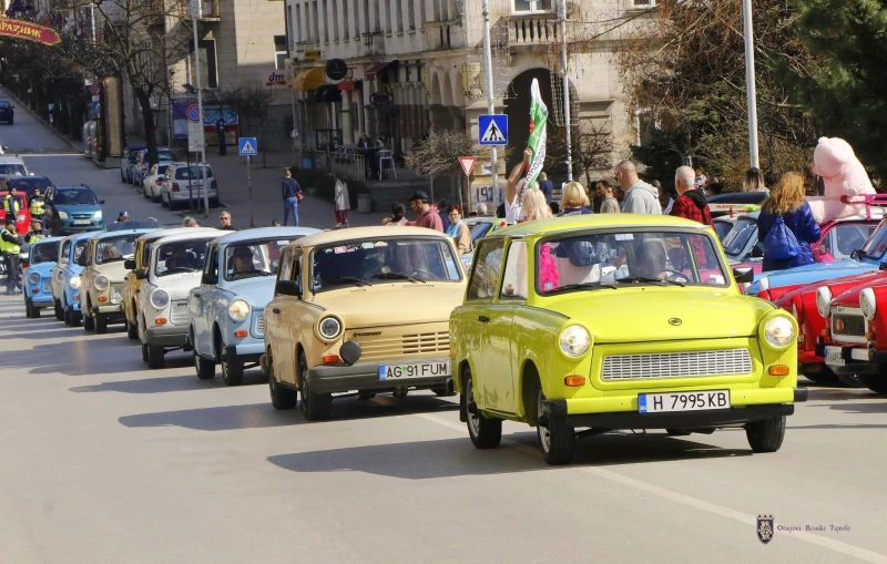 Близо 150 ретро автомобила събра Трабант фестът в Търново