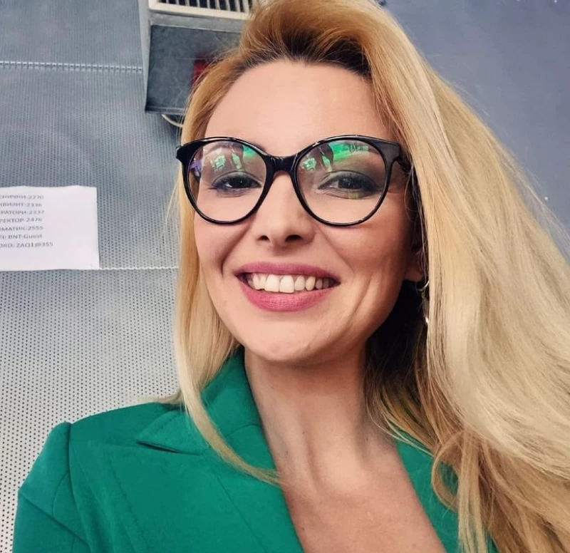 Ева Кикерезова с променена визия, изглежда страхотно