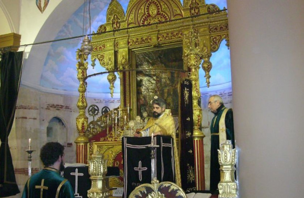 </TD
>Отец Дираир Хадавян, свещеникът в арменската църква в Русе, сподели пост