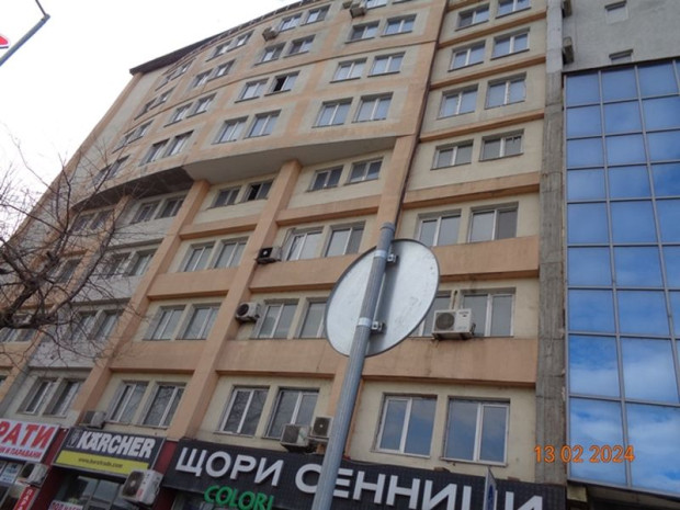 </TD
>Частен съдебен изпълнител продава част от сграда в Пловдив, която
