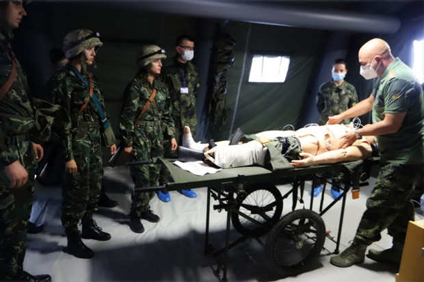 Кампанията за ранен прием на военни лекари продължава 20 са