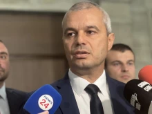 Костадинов: ПП-ДБ се молят на колене на Борисов да управляват корупцията заедно