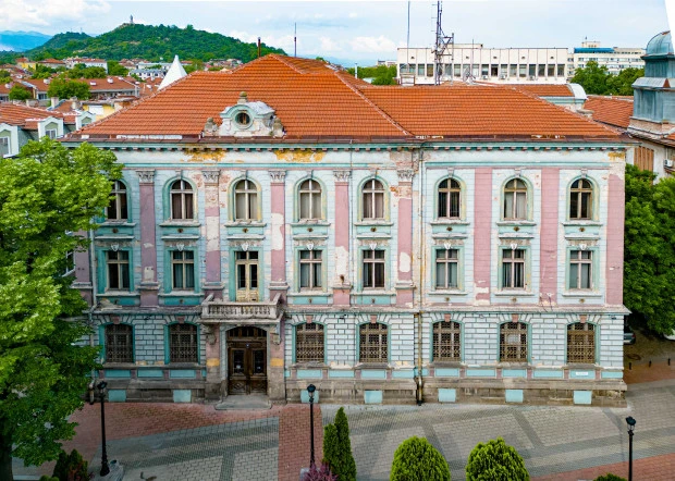 ПП-ДБ: Какво се случва с "Трезора за идеи" за сградата на БНБ в Пловдив?
