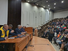 Кметът на Варна Коцев прие рибарите и изслуша проблемите им, свързани с перките в Черно море