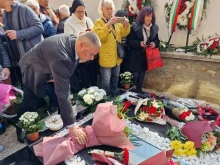 Зам.-кметът на Кърджали Даниел Делчев се поклони пред паметта на отец Чъкърък