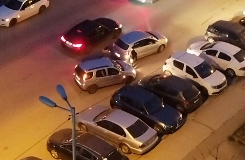 Два автомобила се удариха в "Студентски град" в столицата