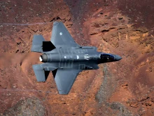 Defense Express: F-35B е идеалният изтребител, защото има редица уникални възможности