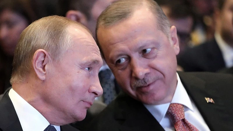 Ердоган поздрави Путин за победата на изборите и обсъди с него укрепването на международната сигурност в Черно море