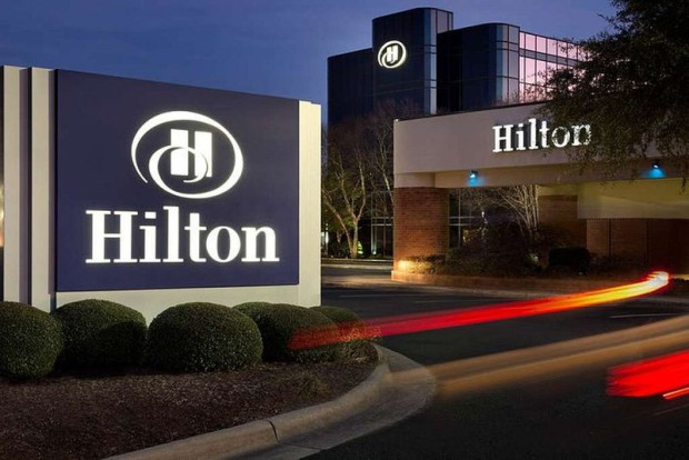 Хотелската верига Hilton обяви първото си придобиване на друг бранд след повече