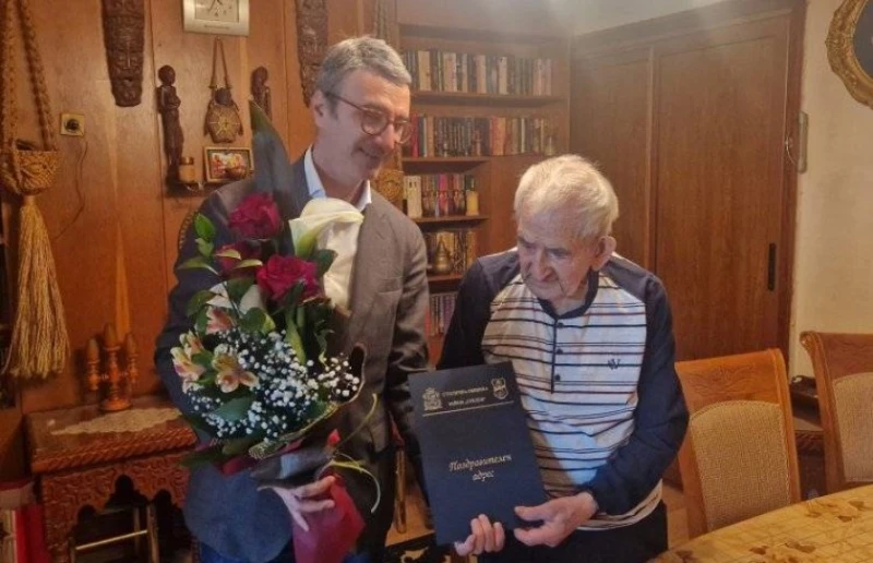 Трайчо Трайков поздрави един от най-възрастните жители на столичния район "Средец"