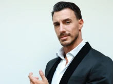 Виктор Стоянов порязан жестоко с хонорара