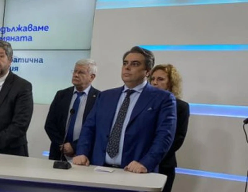 Асен Василев: Мария Габриел е новото лице на мафията!