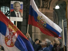 WSJ: Путин подклажда война на Балканите