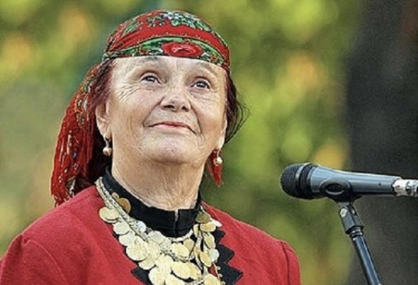 Възмутена от недоброжелателите си е Валя Балканска. Голямата народна певица