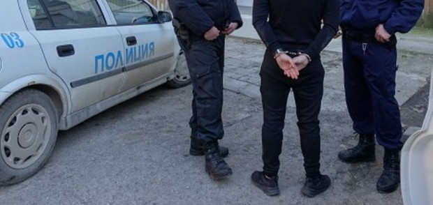 Двама варненци и французин са задържани за притежание на наркотици.
