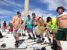 Атрактивно ски спускане по бански организират в Пампорово в края на сезона
