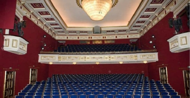 </TD
>Драматичен театър - Пловдив полага основите на първото театрално изложение