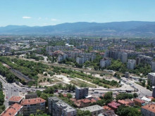 Пловдив расте на запад и юг, поне 385 736 души живеят в града