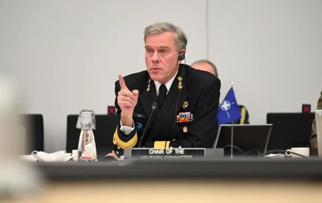 Адмирал Роб Бауер оглави първата военна делегация на НАТО в Киев