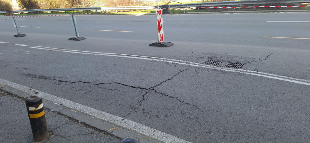 Софиянци: Пак ще пропадне пътят - минават коли, градски транспорт и пешеходци