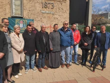 Общинските съветници в Сливен подкрепиха отец Иван Янков, който обяви гладна стачка