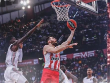 Олимпиакос влезе в Топ 6 с нова победа в Евролигата по баскетбол