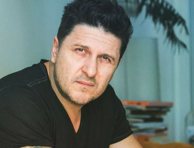 Асен Емилов Блатечки е български актьор  Роден е на 22 март 1971 г в София