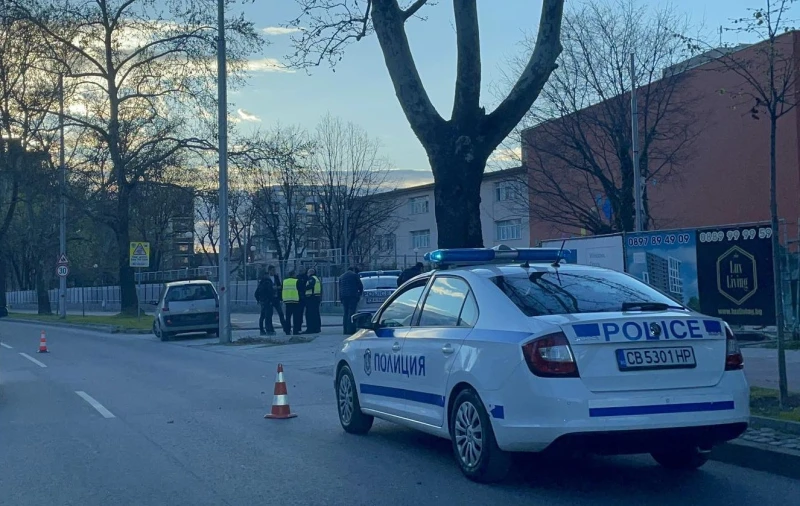 Полицаи заловиха 28-годишен с два вида наркотици, свалиха му номерата