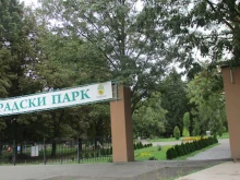 Намериха обесена млада жена в градски парк