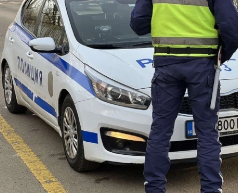 Иззеха автомобила на великотърновец в Дряново, шофирал дрогиран
