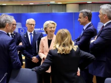 Le Monde: Лидерите на ЕС обмислят съвместен дългов план за въоръжаване на Украйна