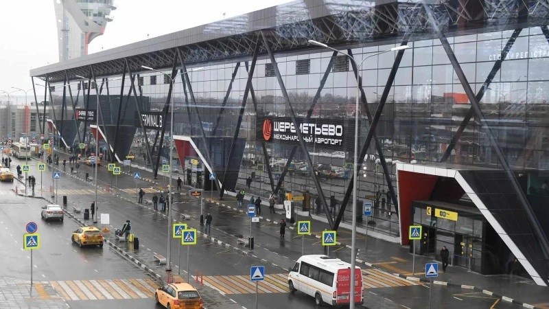 Пътничка на летище в Москва е заплашила, че има бомба в багажа си