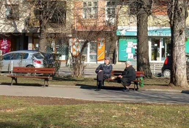 Рекорден брой българи са си купили стаж за пенсия за