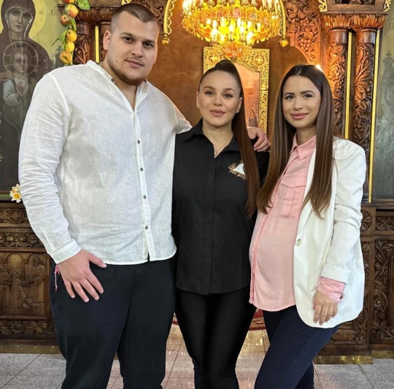 Покръстиха снахата на Деси Слава