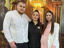 Покръстиха снахата на Деси Слава