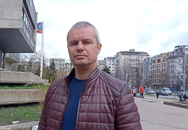 Костадинов от Варна: Снощи се видя, че Денков едва не се разплака. Унизителни са гърчовете на ПП-ДБ