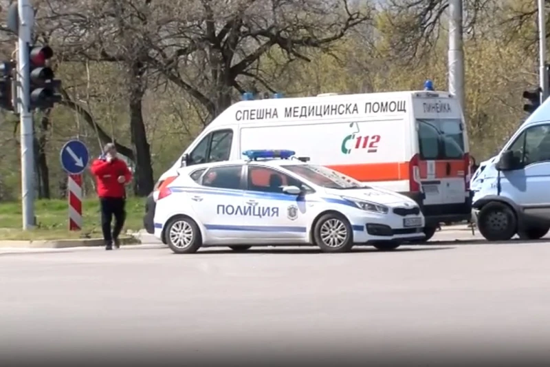 В ударената в Пловдив линейка е имало и парамедик