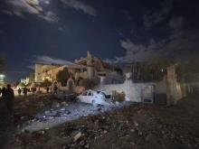 Неизвестна авиация нанесе удари по щаба на съюзниците на Сирия в Дейр ез Зор