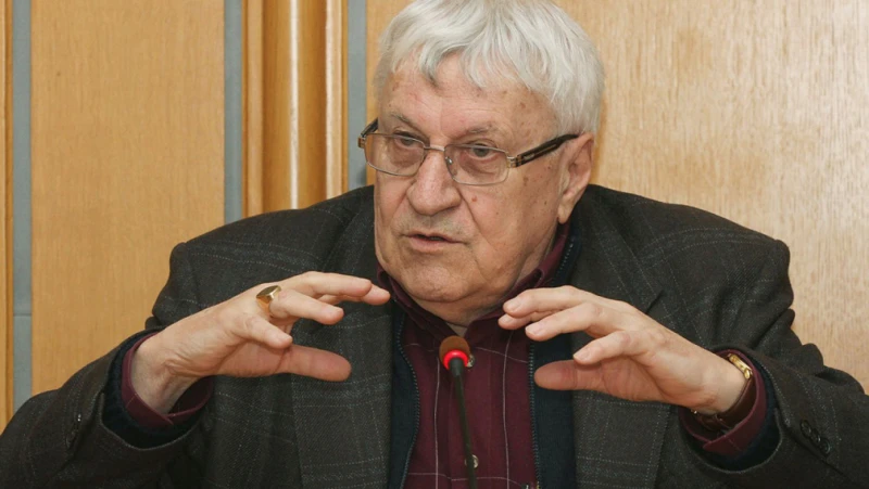 Радев поздрави проф. Андрей Пантев по повод 85-годишнината му