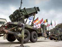 В НАТО обмислят сваляне на руски ракети, летящи към границите му