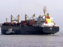Петима моряци от кораба "Руен" се прибраха в България