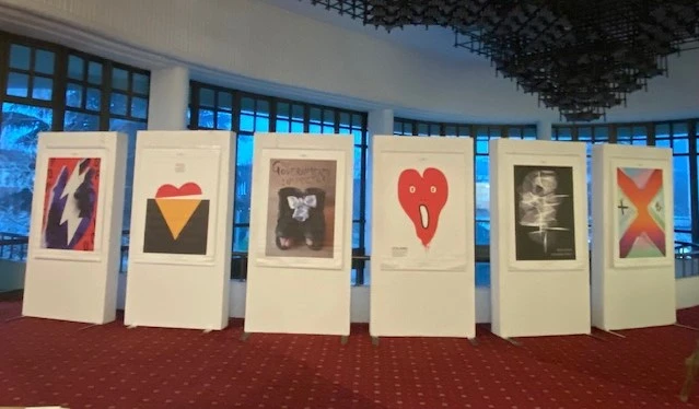 Изложбата "Жените и плакатът" гостува в Сливен по случай Международния ден на театъра