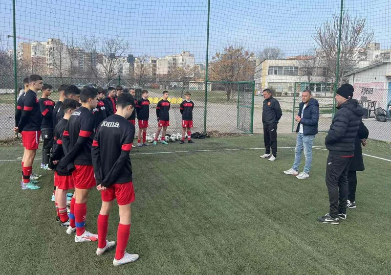 Лъчезар Балтанов надъха малките национали в Пловдив