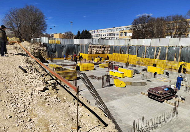 Кметът Коцев нареди проверка на строежа до Първа ЕГ: Строителният хаос във Варна трябва да спре!