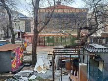 Премахват незаконни постройки от възлово място в центъра на Варна