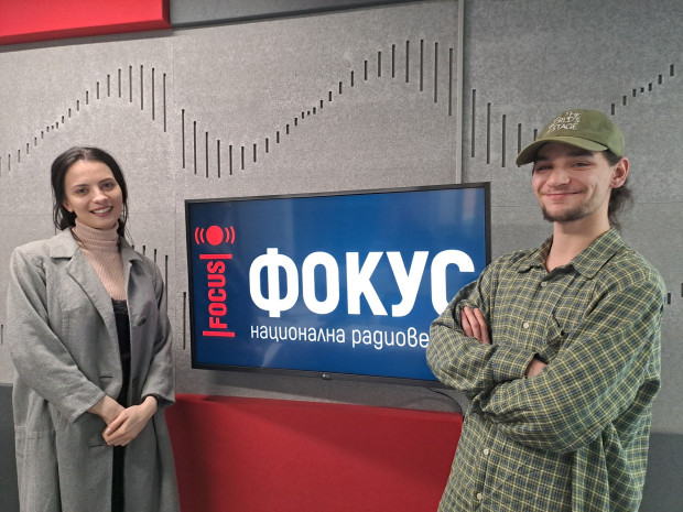 Зрителите на постановката Радио Белград могат да очакват от смях