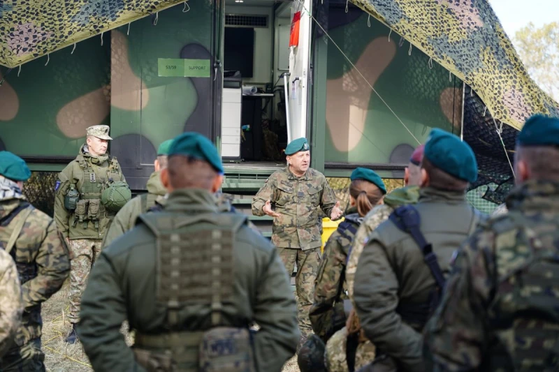 Полша отзова свой генерал от командването на Еврокорпус, разследва го военното контраразузнаване