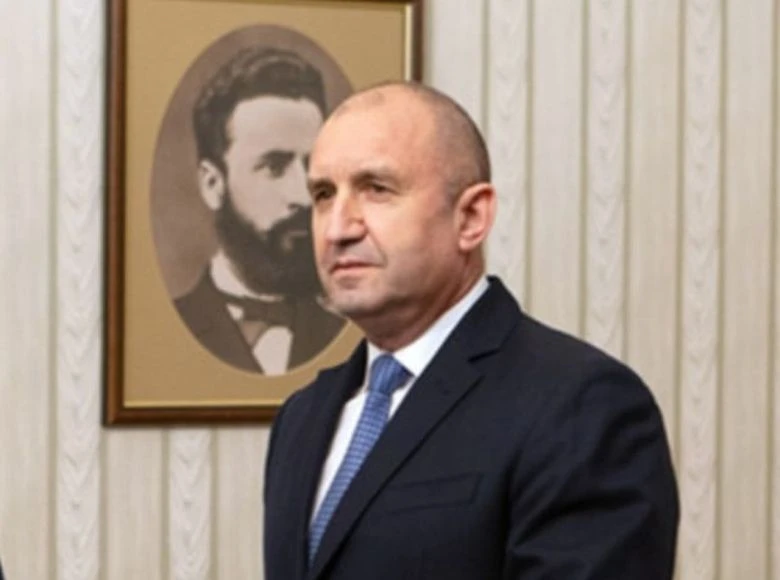 Румен Радев връчва третия мандат на хората на Слави Трифонов