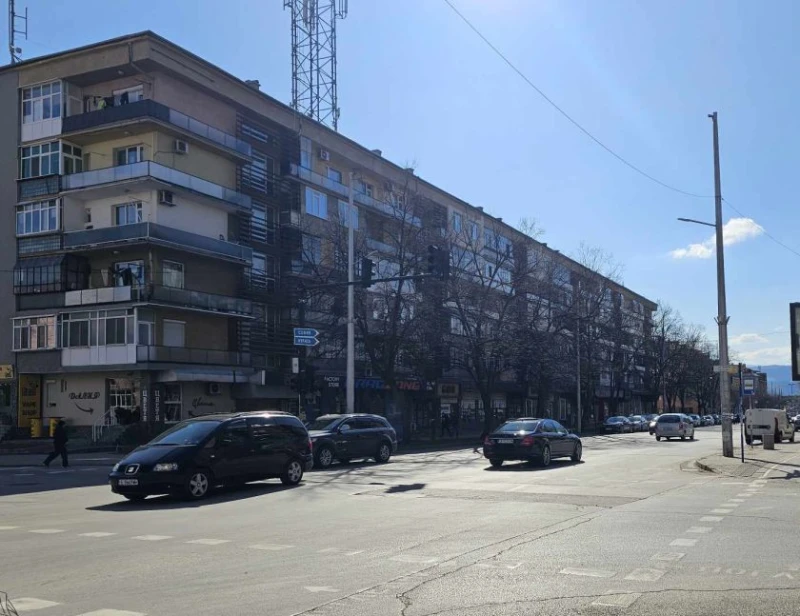 Благоевградските полицаи хванаха 20-годишен таксиметров шофьор без документи за упражняване на тази професия
