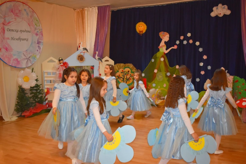 Зам.-кметът Елка Неделчева поздрави колектива на детска градина "Незабравка" в Разград за откриването на сензорна стая